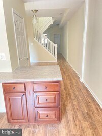 538 N Pulaski St photo'