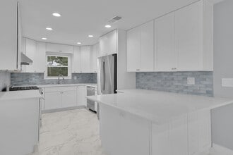 1155 Carlo Woods Dr SW in Atlanta, GA - Building Photo - Building Photo