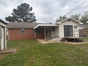 1809 N Pennsylvania Ave in Shawnee, OK - Building Photo - Building Photo