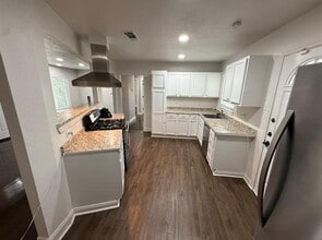 11617 Lanewood Cir in Dallas, TX - Building Photo - Building Photo