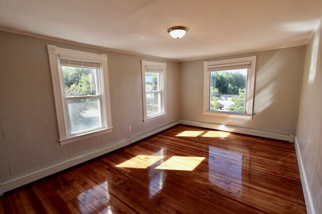 248 Cross St in Gardner, MA - Foto de edificio - Building Photo