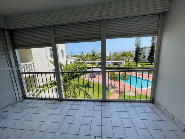 property at 2859 Leonard Dr