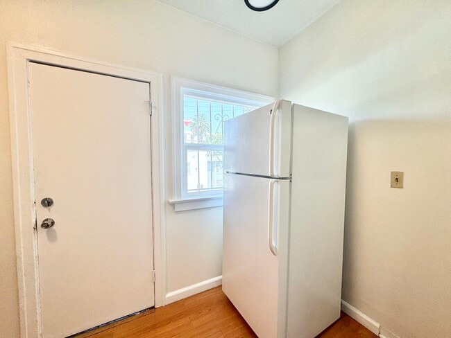 property at 1415 N Hobart Blvd