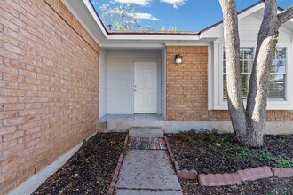 5006 Acorn Grove Ct in Austin, TX - Foto de edificio - Building Photo