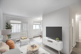 5460 Sunnybrooke Ave in Côte-St-Luc, QC - Building Photo