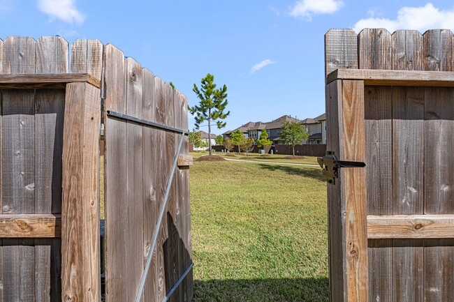 property at 5617 Evanston Ln