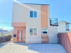 8727 Dalton Ave in Los Angeles, CA - Building Photo - Building Photo