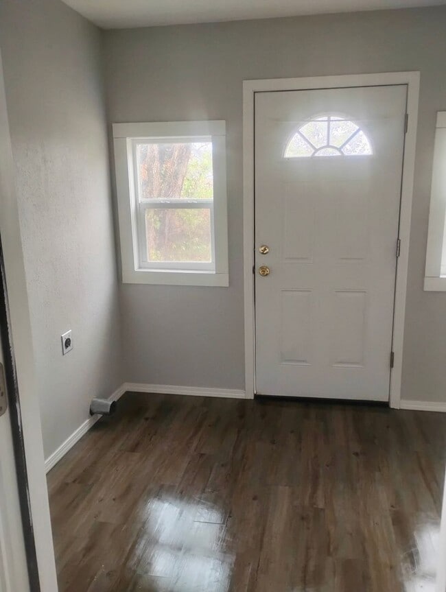 property at 1511 W Main St