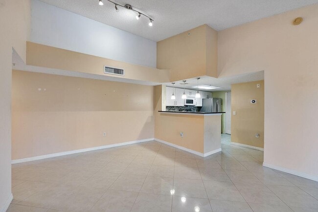 5011 Wiles Rd