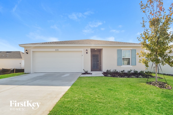 610 Lindbergh Wy in Davenport, FL - Building Photo