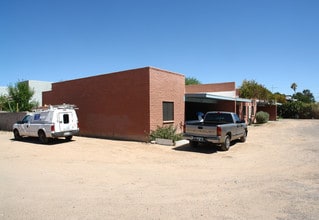 1529 N Bryant Ave in Tucson, AZ - Foto de edificio - Building Photo