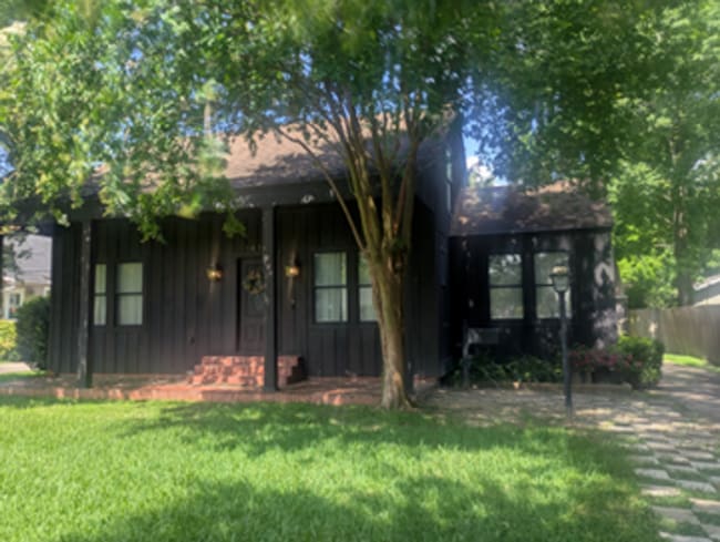 property at 1417 Central Dr