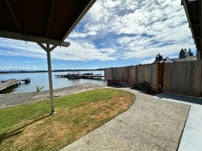 1911 Vernon Rd in Lake Stevens, WA - Building Photo - Building Photo