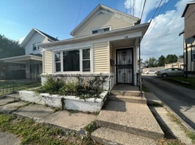 property at 118 W Creighton Ave