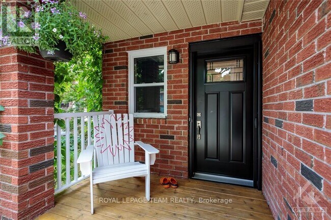 158 McCurdy Dr in Ottawa, ON - Building Photo - Building Photo