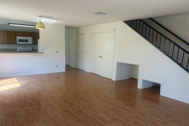 8515 Saturn St in Los Angeles, CA - Building Photo - Building Photo