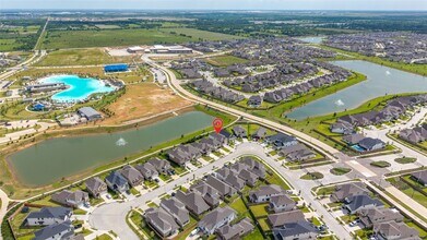 728 Lake Lacosta Dr in Katy, TX - Foto de edificio - Building Photo