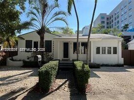 250 SW 19th Rd in Miami, FL - Building Photo