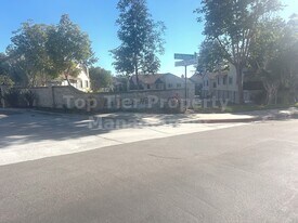 7704 Caminito Leon in Carlsbad, CA - Building Photo