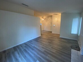 5712 Swimmer Dr in Las Vegas, NV - Building Photo - Building Photo