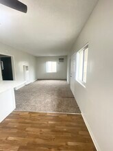 Ridgewood Apartments in Monrovia, CA - Foto de edificio - Building Photo