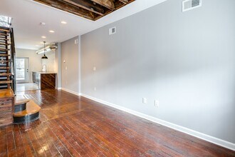 2049 E Arizona St in Philadelphia, PA - Foto de edificio - Building Photo
