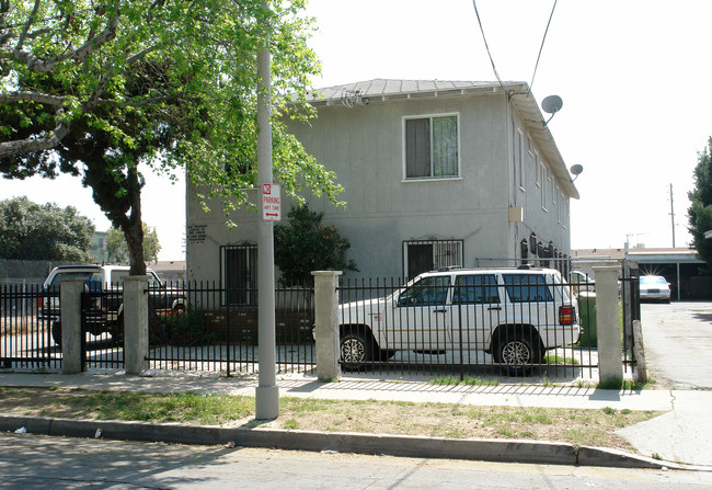 14752 Blythe St in Panorama City, CA - Building Photo - Building Photo