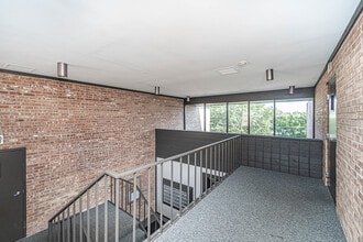 1255 N Sterling Ave in Palatine, IL - Foto de edificio - Building Photo