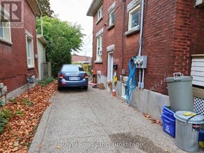 22 St Leger St in Kitchener, ON - Building Photo - Building Photo