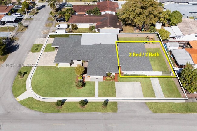 7875 SW 12th St in Miami, FL - Building Photo - Building Photo