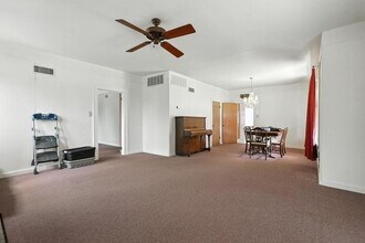 1781 University Blvd in Abilene, TX - Foto de edificio - Building Photo