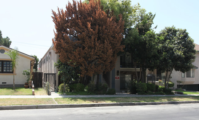 610 E Santa Anita Ave in Burbank, CA - Building Photo - Building Photo