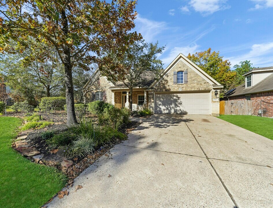 106 Cezanne Woods Dr in Spring, TX - Building Photo
