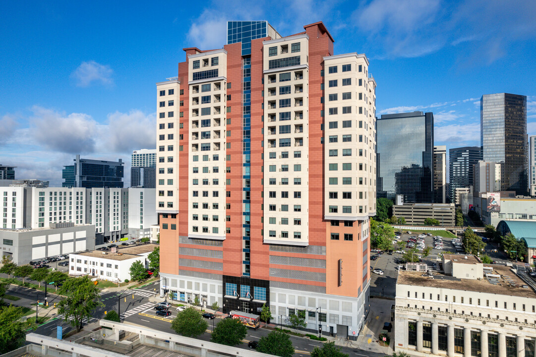 SKYE Condominiums in Charlotte, NC - Building Photo