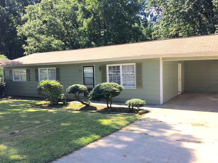 1811 Wendell Way in Morrow, GA - Building Photo