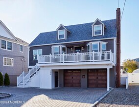 304 Arnold Ave in Point Pleasant Beach, NJ - Building Photo - Building Photo