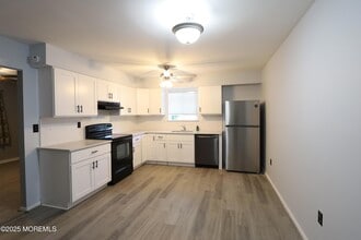 207 Coville Dr, Unit B-6 in Pemberton Township, NJ - Building Photo - Building Photo