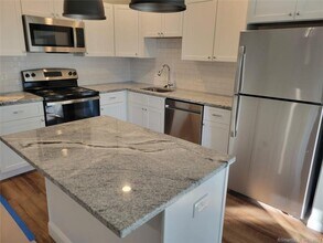 10 Berkshire Rd in West Hartford, CT - Building Photo - Building Photo