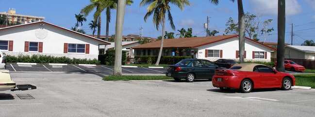 Palm King Apartments in Fort Lauderdale, FL - Foto de edificio - Building Photo