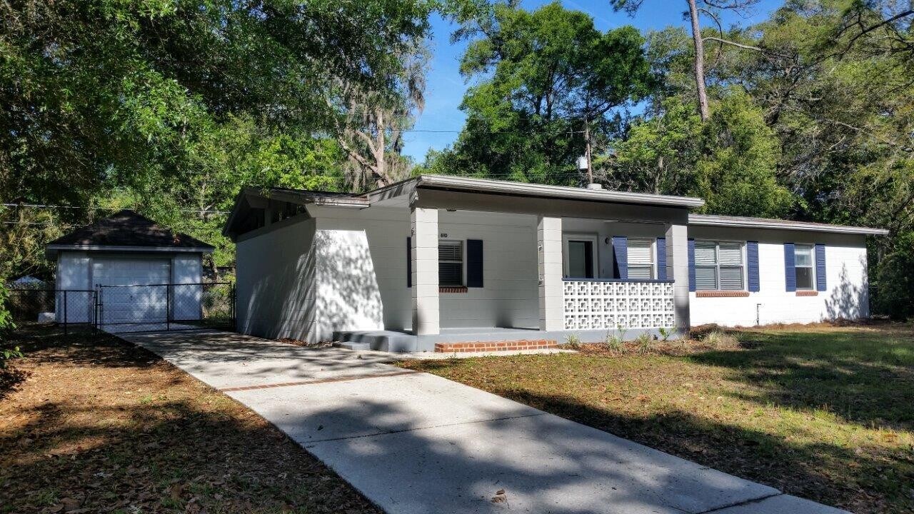 610 NW 36th Terrace in Gainesville, FL - Foto de edificio