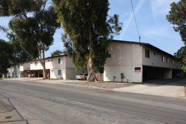 3080 Lincoln St in Carlsbad, CA - Building Photo - Building Photo