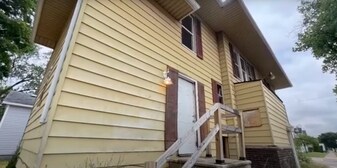 401 W Marion St in Elkhart, IN - Building Photo