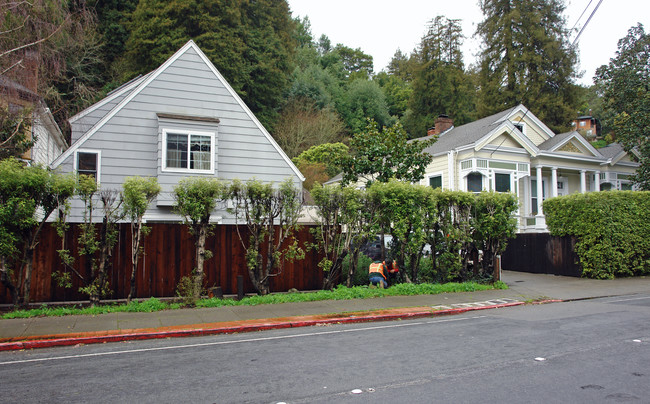 The Magnolias in Mill Valley, CA - Building Photo - Building Photo