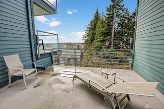 4425 Greenwood Ave N, Unit 105 in Seattle, WA - Foto de edificio - Building Photo