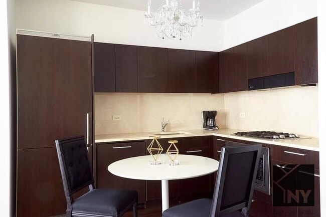 128 Water St in New York, NY - Foto de edificio - Building Photo