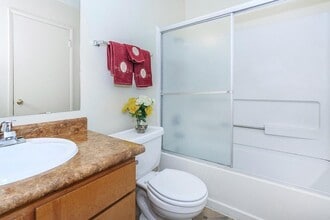 Shelter Cove Apartments in Yuba City, CA - Building Photo - Building Photo