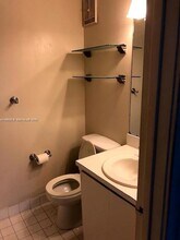 6840 SW 45th Ln, Unit 4 in Miami, FL - Foto de edificio - Building Photo