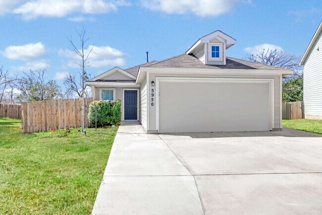 5950 Lady Ln in San Antonio, TX - Building Photo - Building Photo