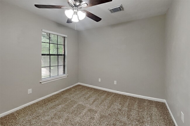 property at 3323 Colonel Ct Dr