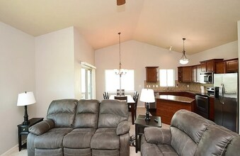 7008 S 183rd Ave in Omaha, NE - Building Photo - Building Photo